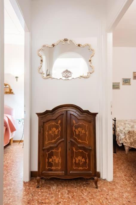 Ca' Della Madoneta - Vista Canale البندقية المظهر الخارجي الصورة